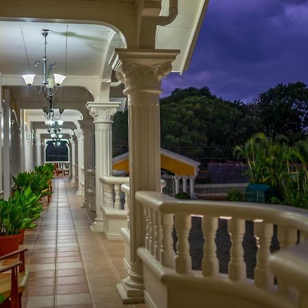 Hotel Andrea Neily Exterior foto