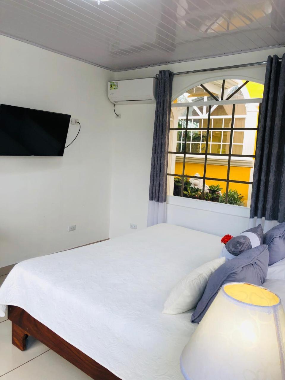 Hotel Andrea Neily Exterior foto