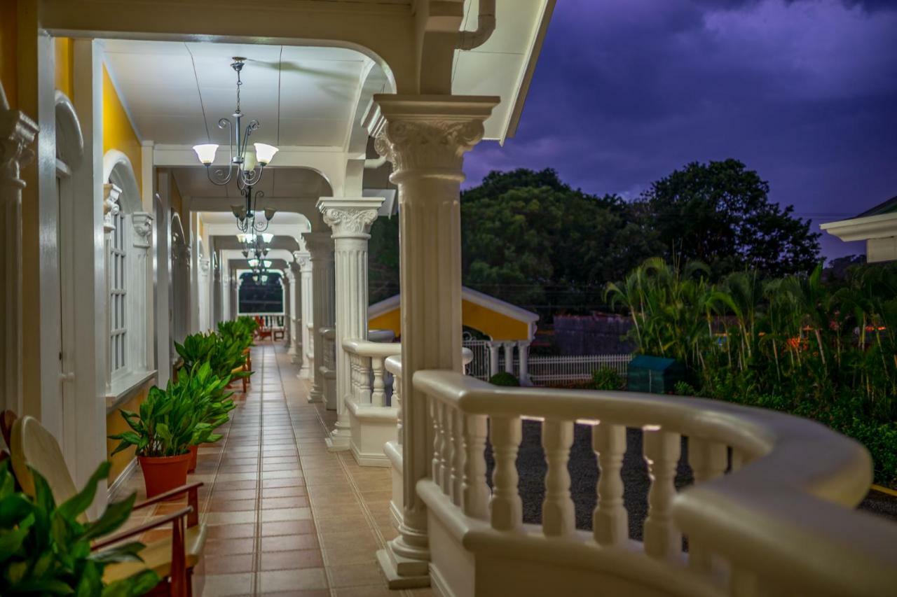 Hotel Andrea Neily Exterior foto
