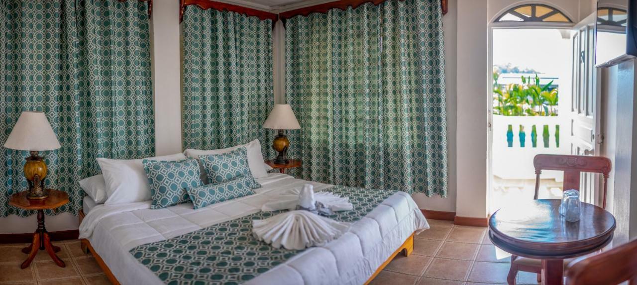 Hotel Andrea Neily Exterior foto